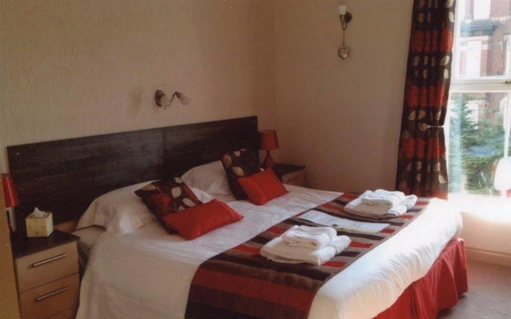 Southport Metro Hotel Esterno foto